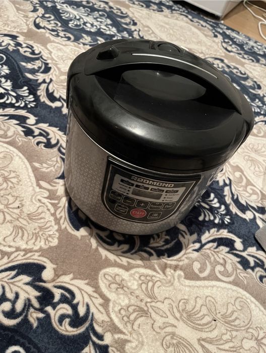 Продается мультиварка Redmond