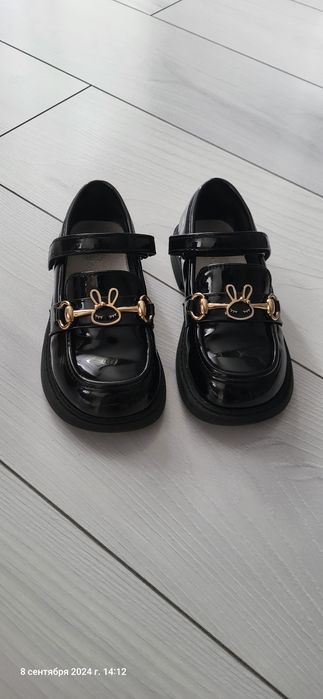 Продам детскую обувь