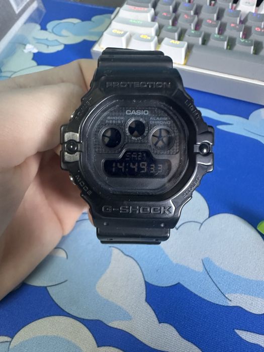 Часы, кварцевые CASIO DW-5900BB-1DR пластик, полимер