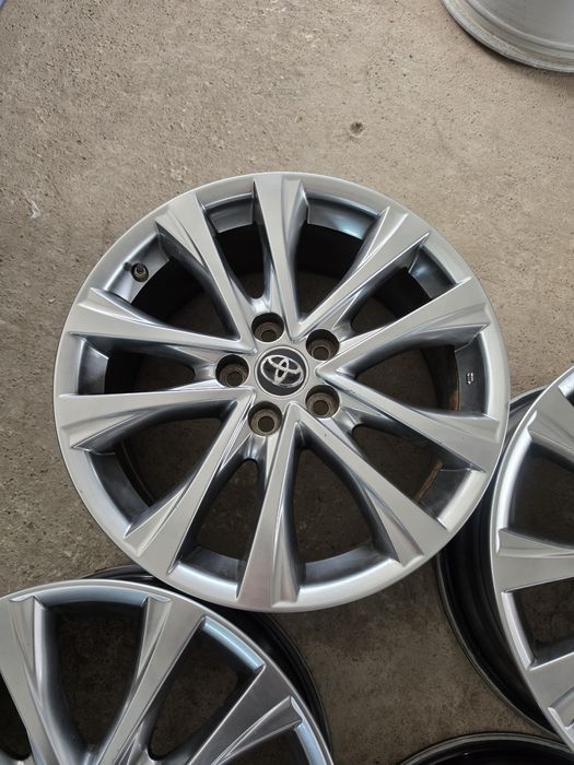 Джанти 18 / 5х114,3 - Toyota Rav4 и др. 5x114,3