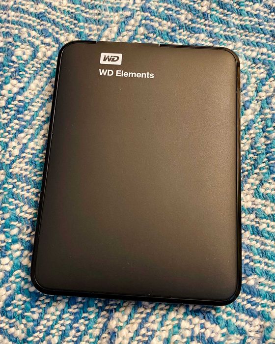 HDD extern WD Elements Portable 1TB, 2.5in, USB 3, Negru | Impecabil | 3 buc
