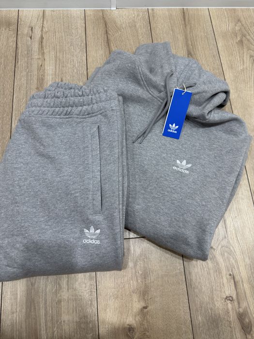 Продам теплую двойку от Адидас(мужская)