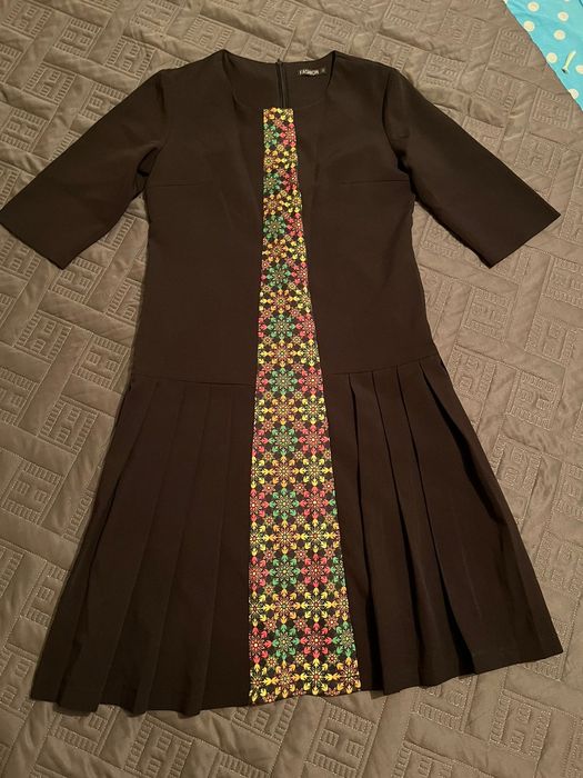 Продам платья 44 размер