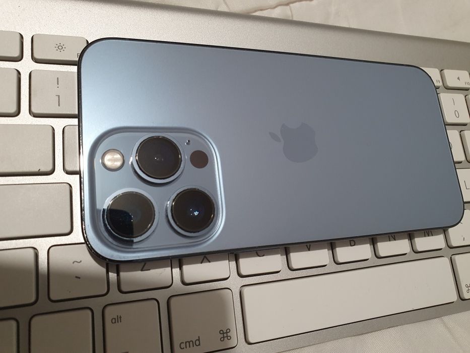 Vând iPhone 13 PRO  liber de rețea
