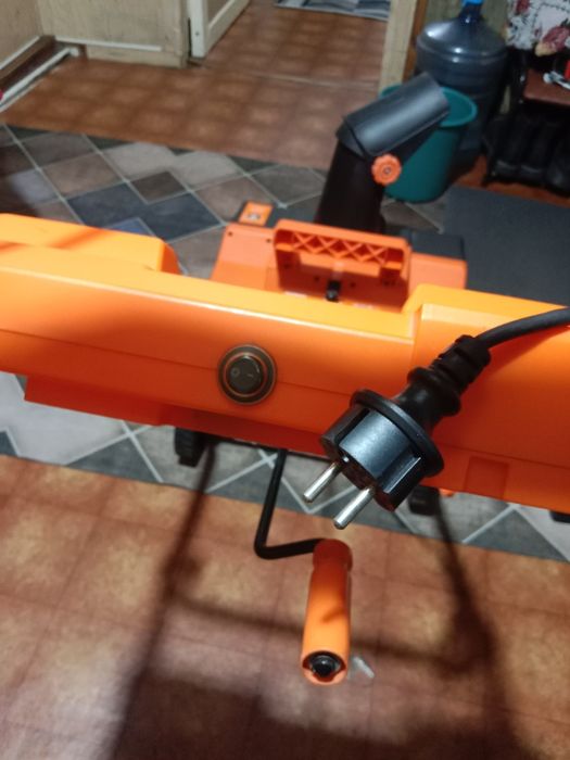 Снегоуборщик электрический