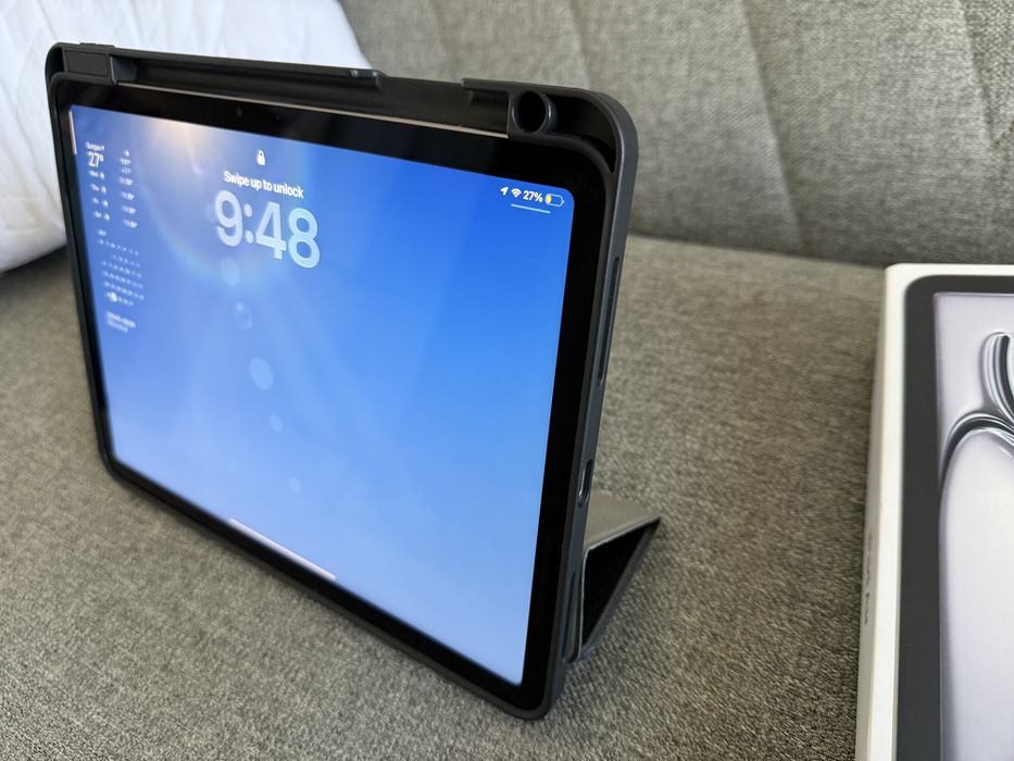 Apple iPad Air 11” M3 128GB Wi-Fi Space Gray | Гаранция до 01.2027 | Кейс