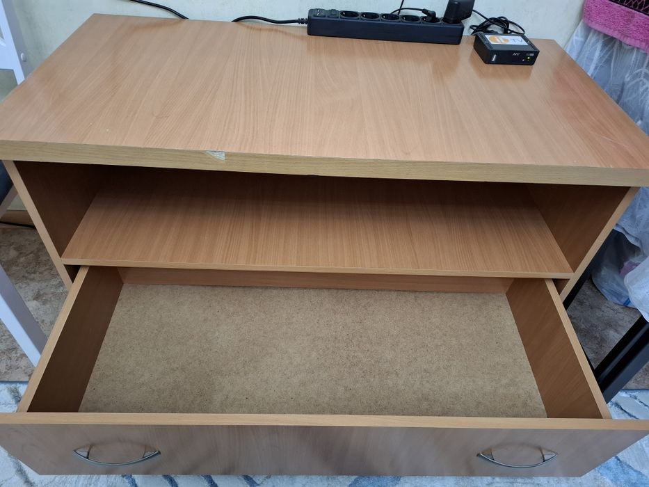 Продам тумбу для телевизора