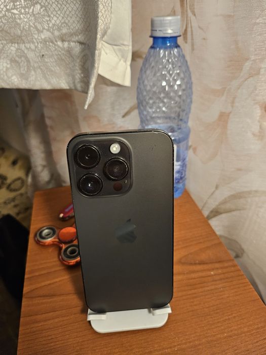 Vând iPhone 14 pro neverlock de 256 gb