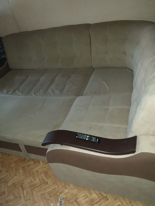 Продам диван угловой