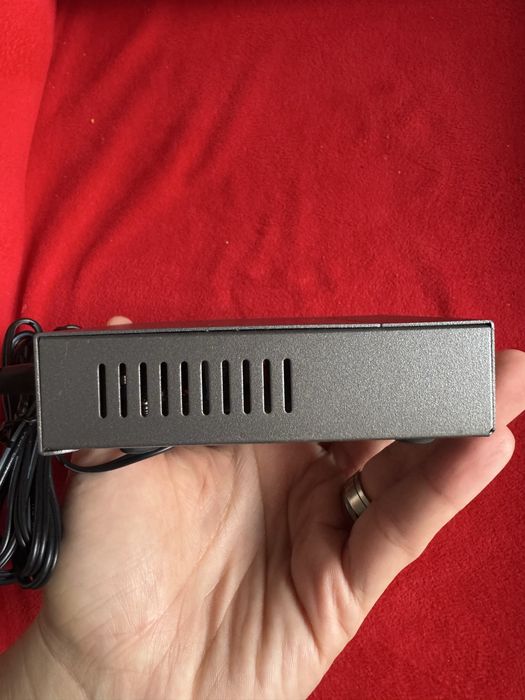 switch de rețea — NETGEAR ProSAFE Plus Switch GS105E.