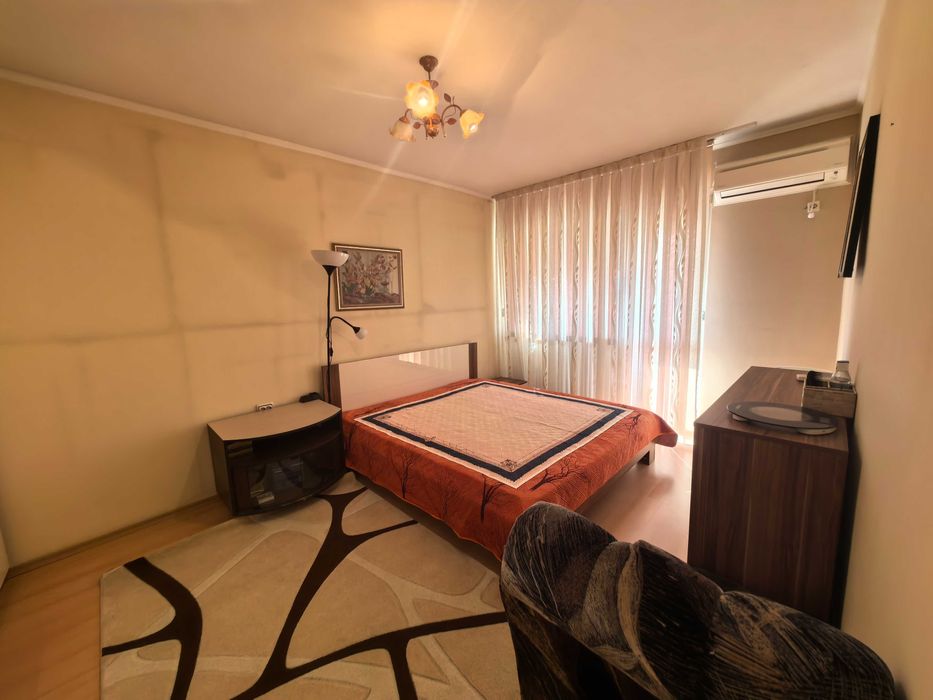 Продава се Тристаен апартамент в Ямбол, Златен рог - 80 кв.м за 1125 €/кв.м - Снимка #2