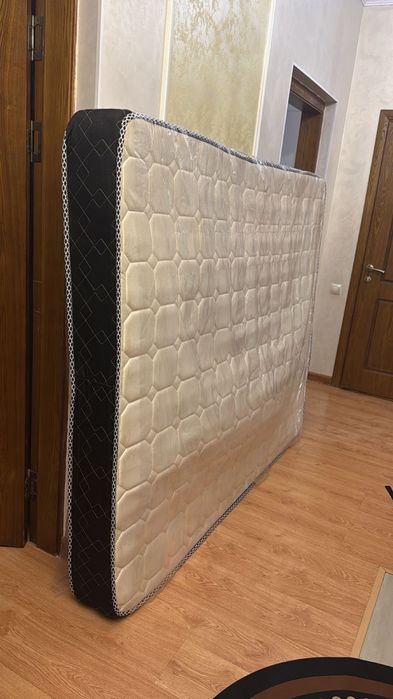 Продам матрас в хорошем состоянии