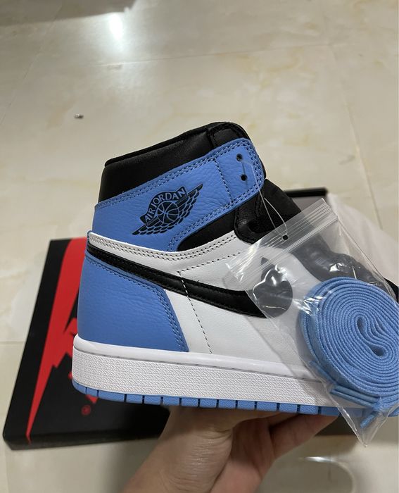 Air Jordan 1 Retro High “UNC Toe”