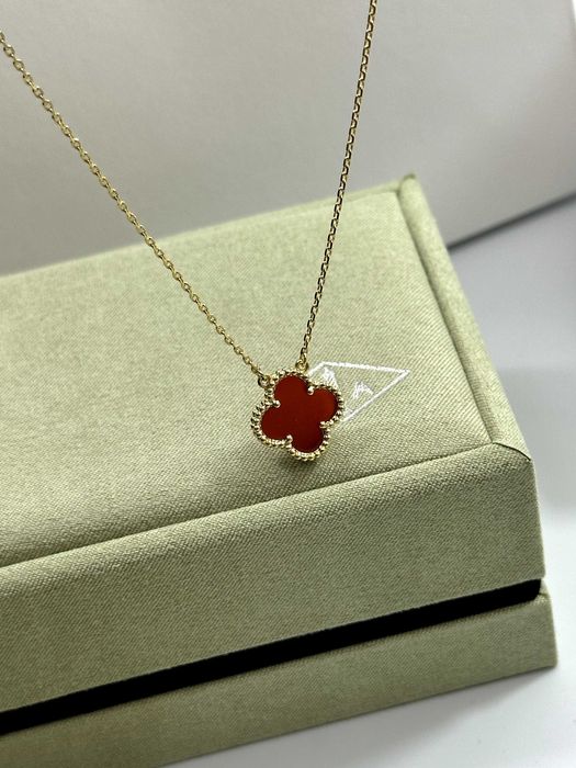 Colier Van Cleef & Arpels Aur 750 Carnelian