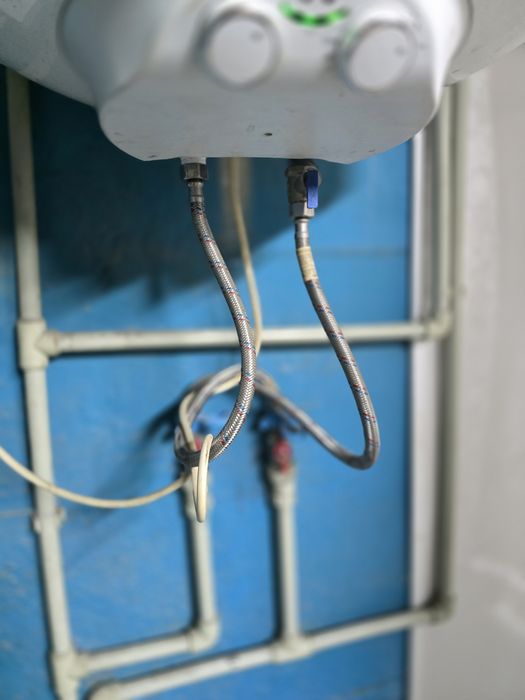 Продам бойлер Artel 50 л