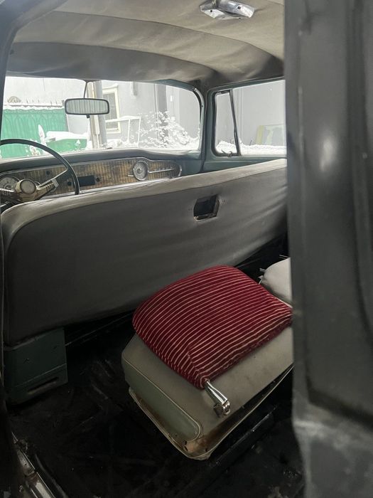 Газ 13 чайка 1977 года