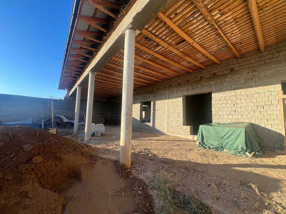 Шахар марказида туртбурчак 4 хонали, 4 сотик ховли сотувда