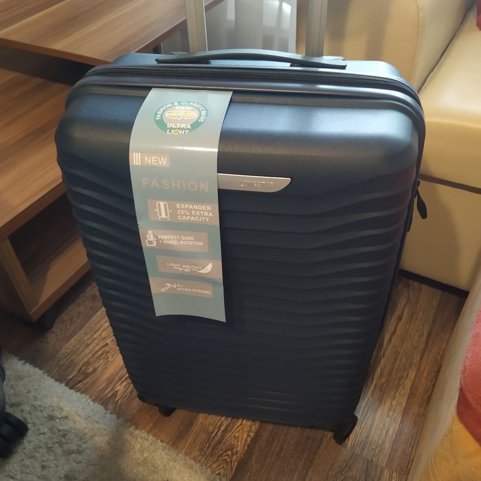 Чемодан маленький новый полипропилен