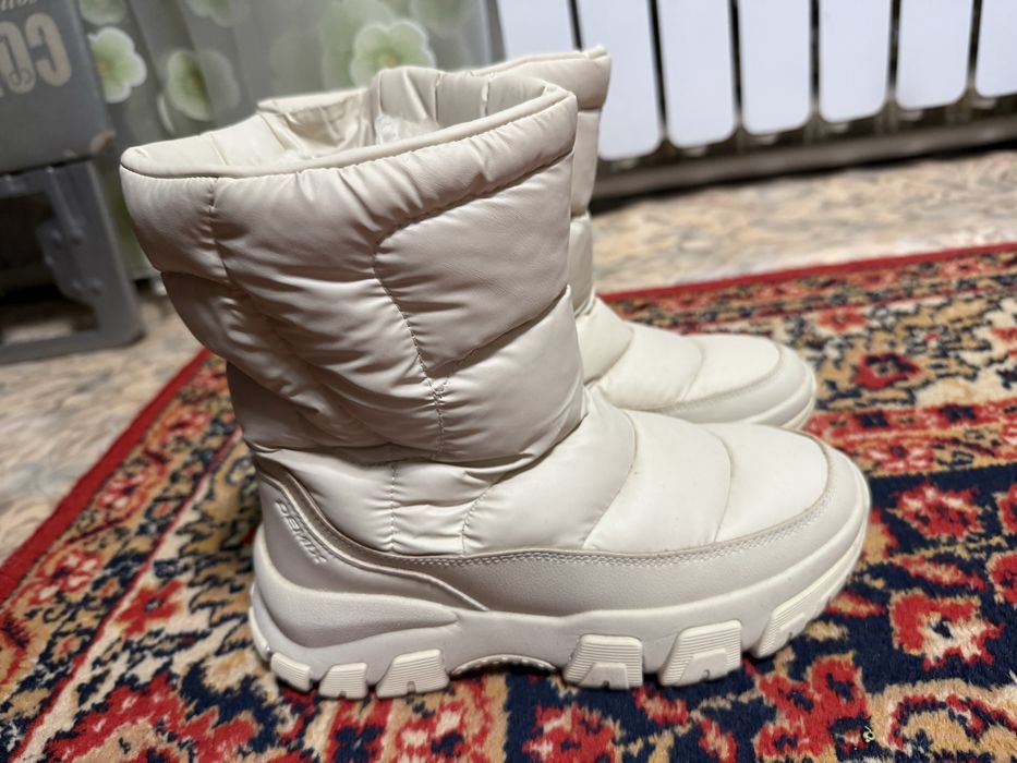 Продам дутыши demix