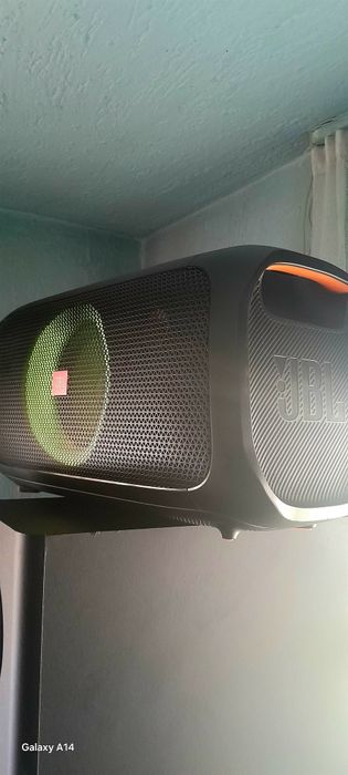 Vând boxa JBL Pary boxa