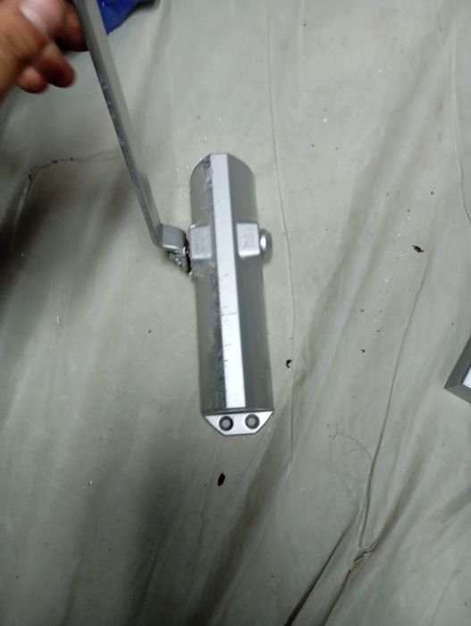 Продам даводчики для дверей