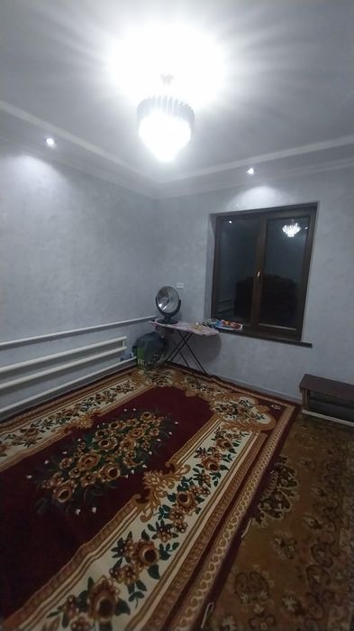 Uy sotiladi Olmaliq shaxar chanbil maxllasida