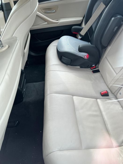 Vindem elemente de caroserie provenite de pe un BMWF10/ F11 2013