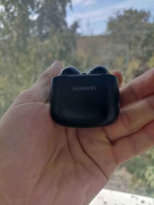 Продам наушники HUAWEI FREEBUDS SE3
