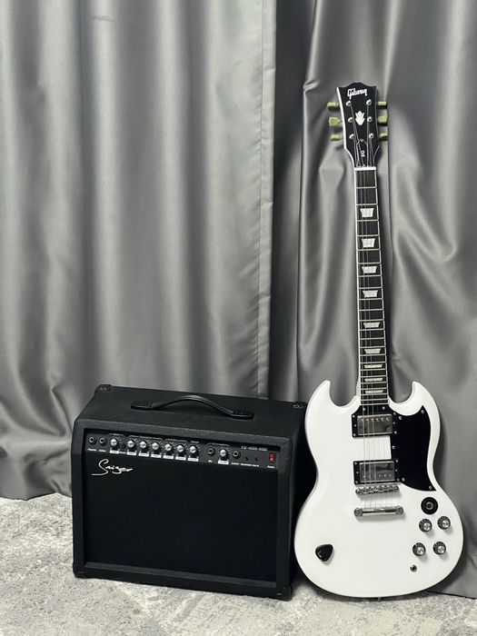 Электрогитара Gibson и Комбоусилитель Smiger