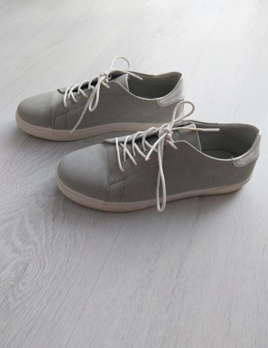 Pantofi cu șiret gri