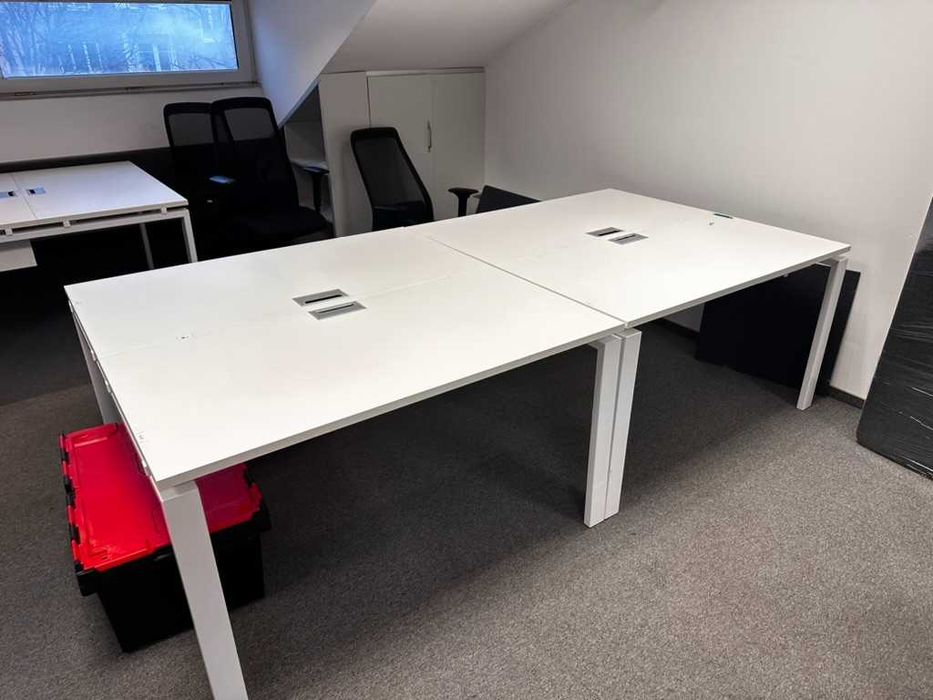 Квадратен офис бенч с прегради – 260×130×75 см