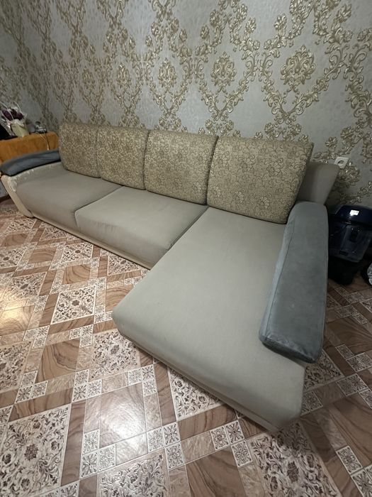 Диван продам