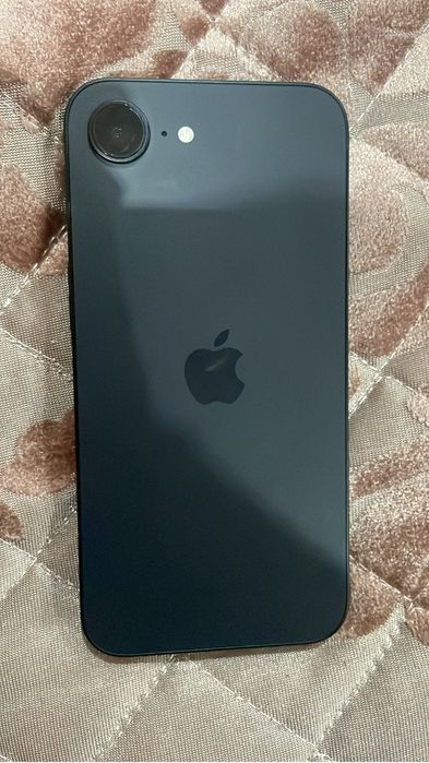 Айфон 16е в идеальном состоянии