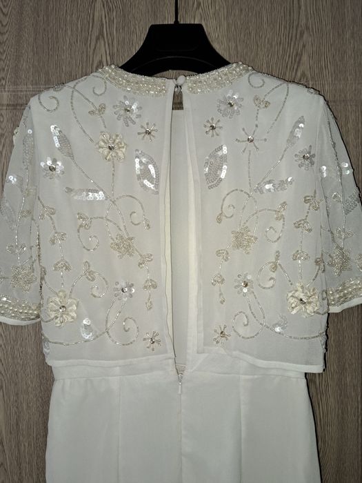 Rochie eleganta alba midi cu aplicatii