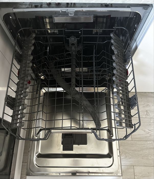 Mașina de spălat vase Whirlpool, 60cm, 14 seturi, în garanție