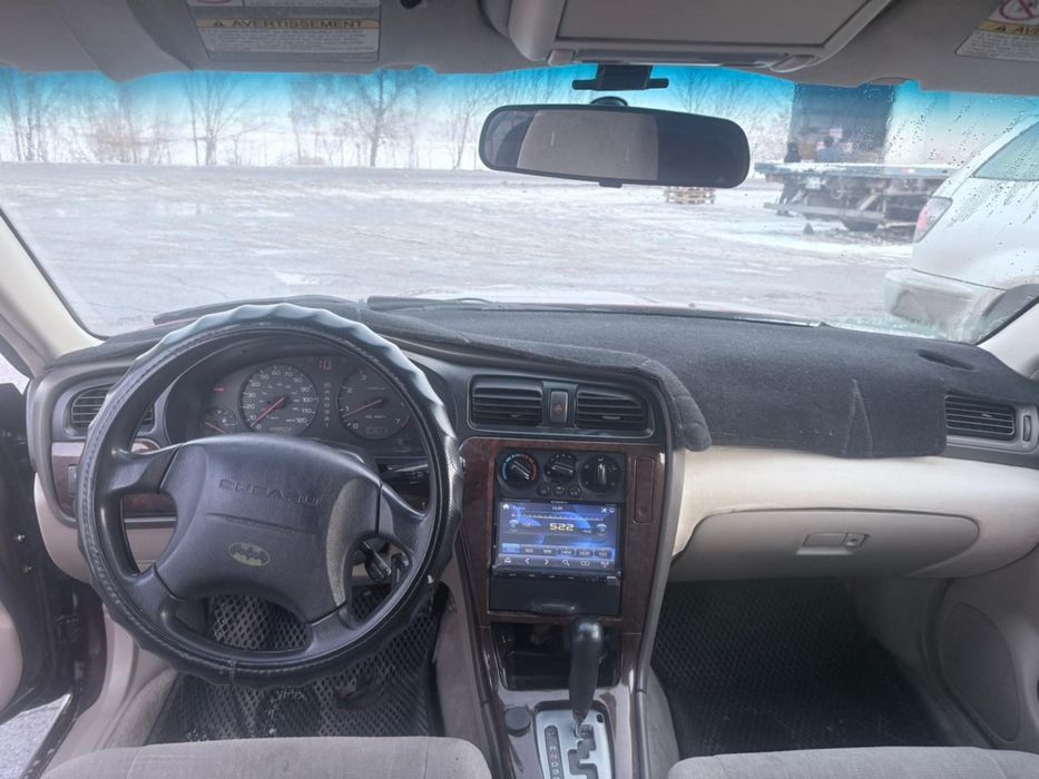 Субару аутбак 2000