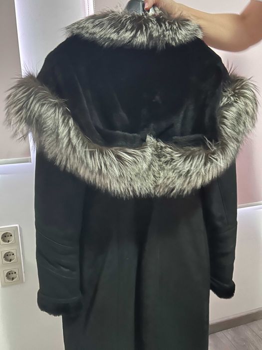 Дълго палто,  комбинация естествена кожа и естествен косъм от лисица