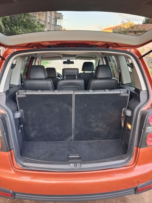 Продавам Volkswagen Touran Cross 2.0 TDI 170 к.с.