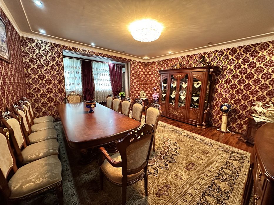 Продается 3-х комнатная квартира рядом с беруни метро