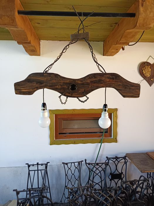 Lampa , lustra din jug vite