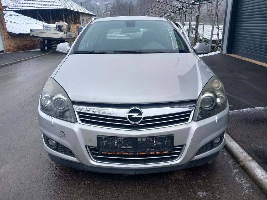 Opel Astra H 1.4- 90кс./2010/ - на части