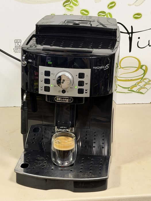 Кафемашина кафе автомат delonghi magnifica S с гаранция