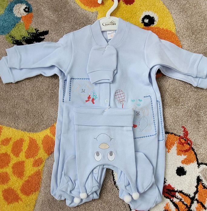 Гащеризон с шапка и ръкавички