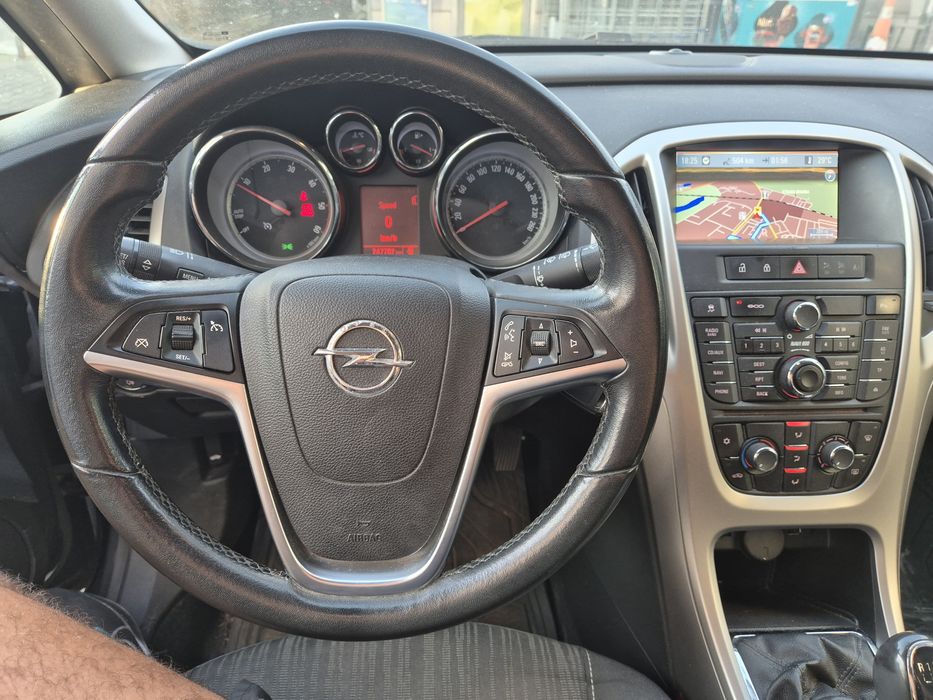 Vand Opel Astra J Break  2012 1.3 TDI -  95 CAI -  consum redus  ( nu accept schimburi )