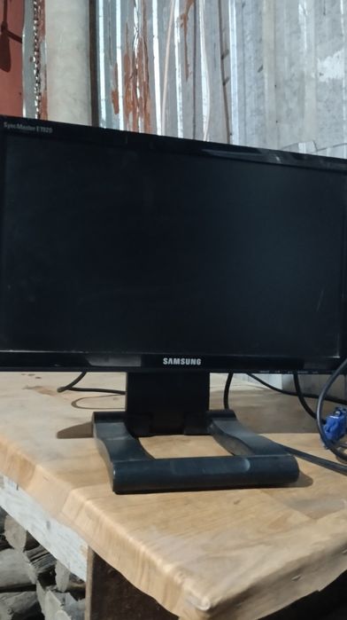 Монитор SAMSUNG.
