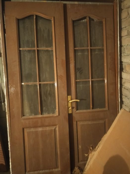 Дверь двухстворчатая