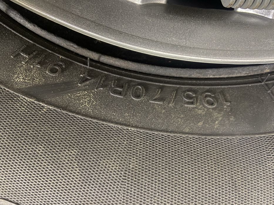 Продам резину в комплекте ауди