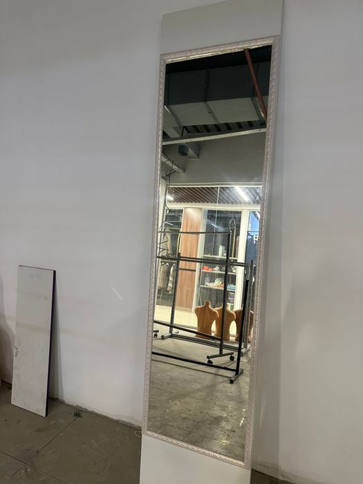 Продаются зеркала.