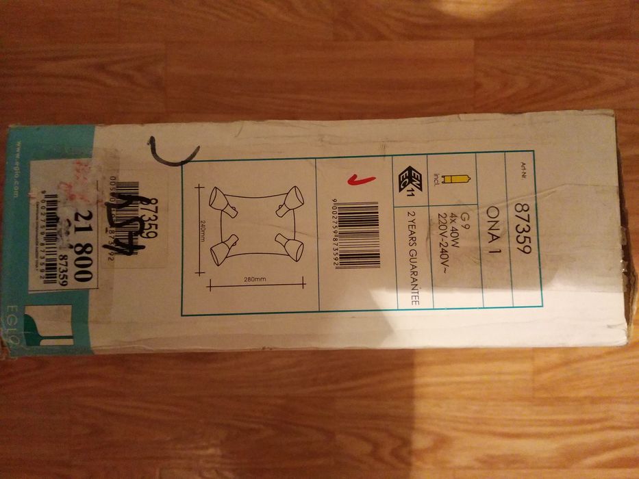 Новый брендовый настенн-потолочный светильник 4×40 Вт.