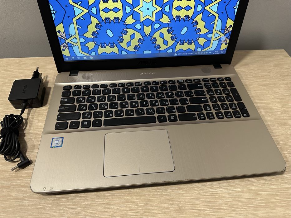Ноутбук ASUS Core i3 8GB RAM SSD 256GB NVIDIA 2GB